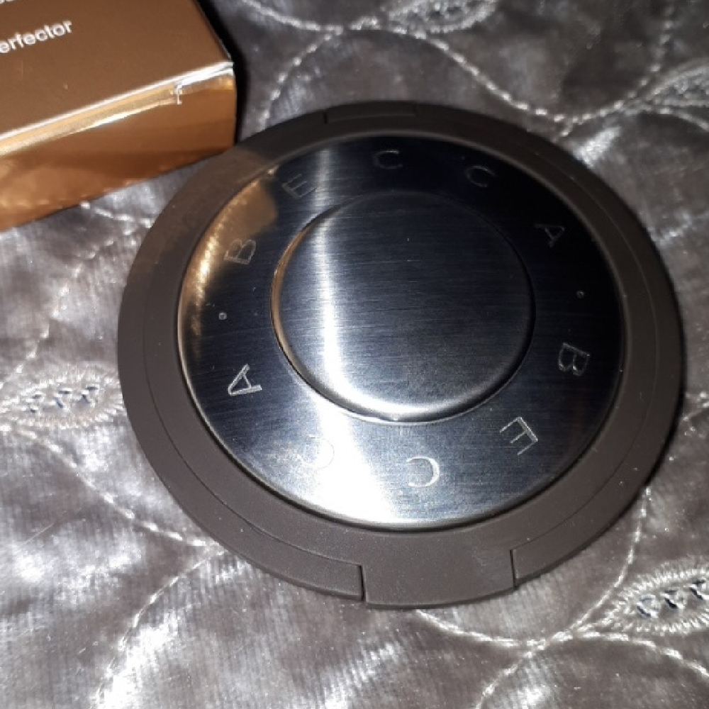 BECCA Shimmering Skin Perfector Pressed - C Pop NIB - Picture 5 of 7